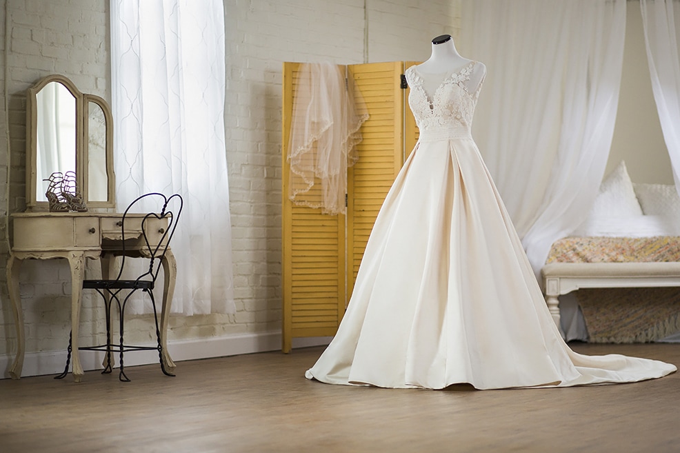 Wedding dress shopping tips